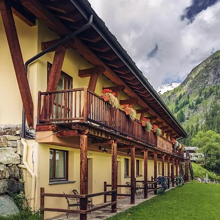 Du Lys & Hotel 4*