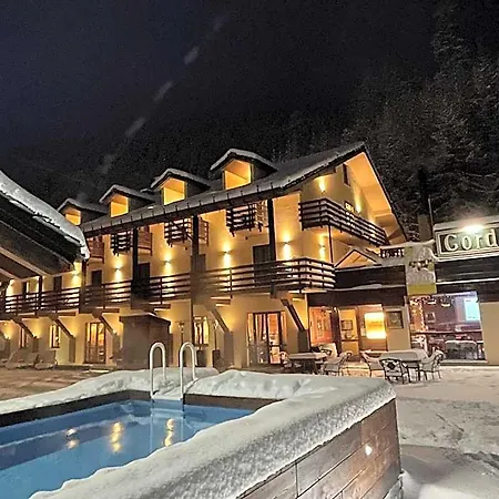 Du Lys & Отель 4*