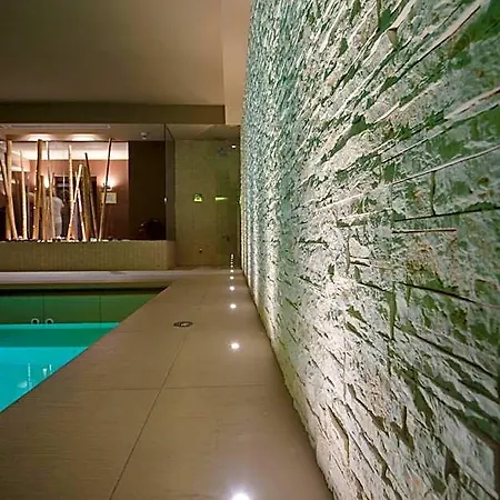 Hotel Du Lys & 4*