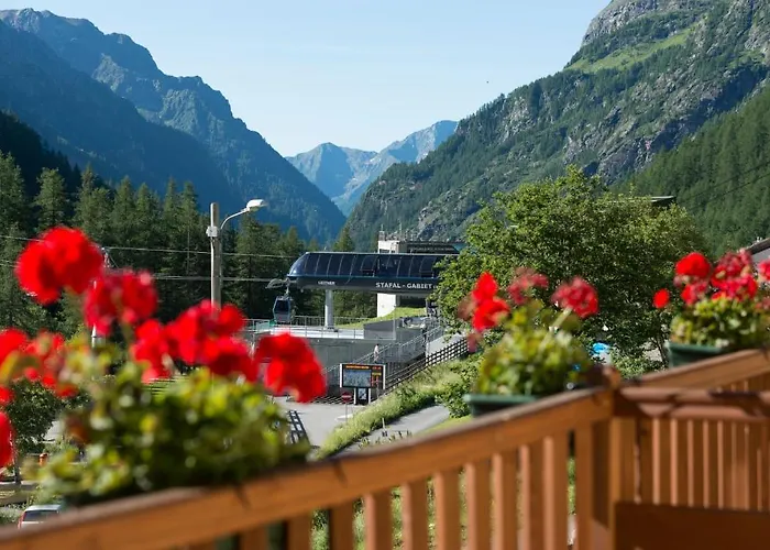 Hotel Du Lys & Gressoney-La-Trinite